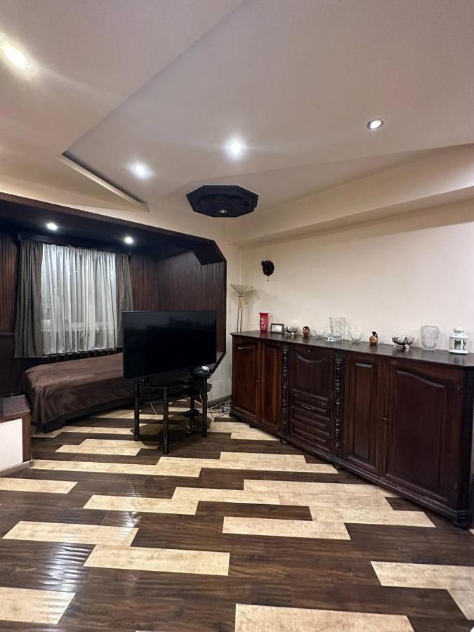 Studio Apartment Little Center, Heart Of Yerevan Exterior foto