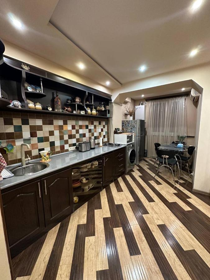 Studio Apartment Little Center, Heart Of Yerevan Exterior foto