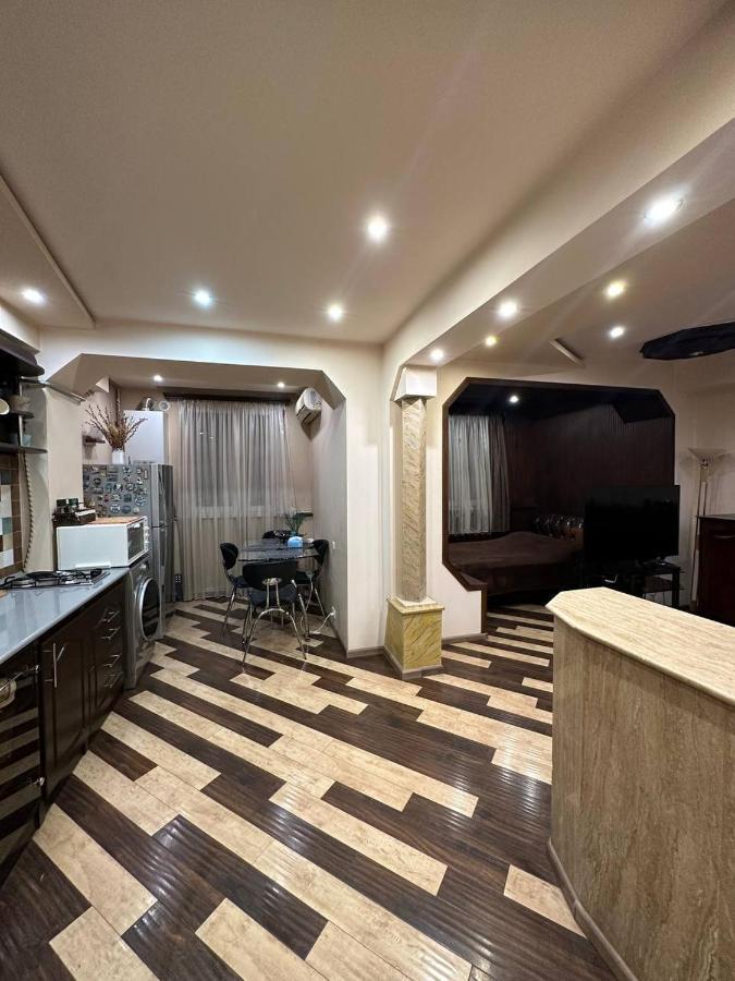 Studio Apartment Little Center, Heart Of Yerevan Exterior foto